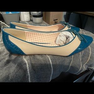 B.A.I.T.S size 8 flats.